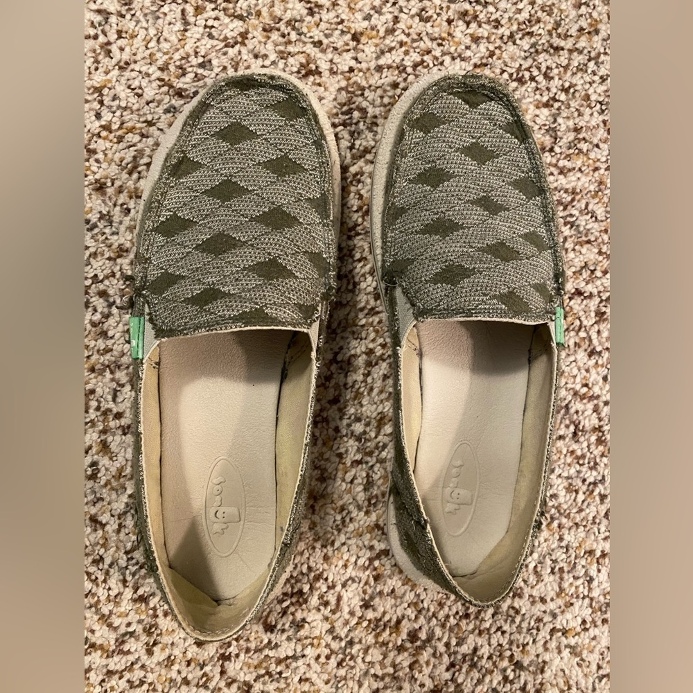 Sanuk shoes